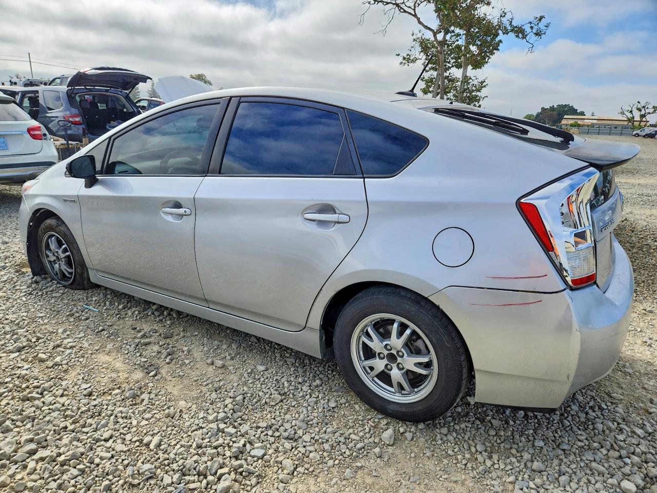 2010 Toyota Prius Iv - Image 2
