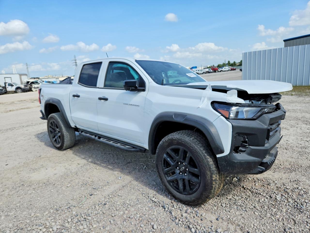 2024 Chevrolet Colorado Trail Boss - Фото 4