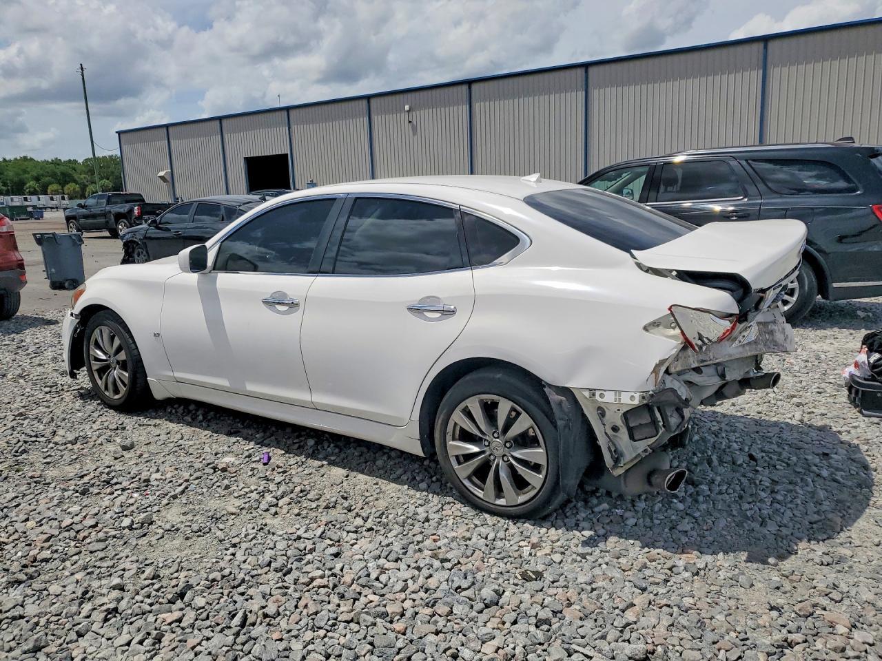 2011 Infiniti M37 Base - Фото 2