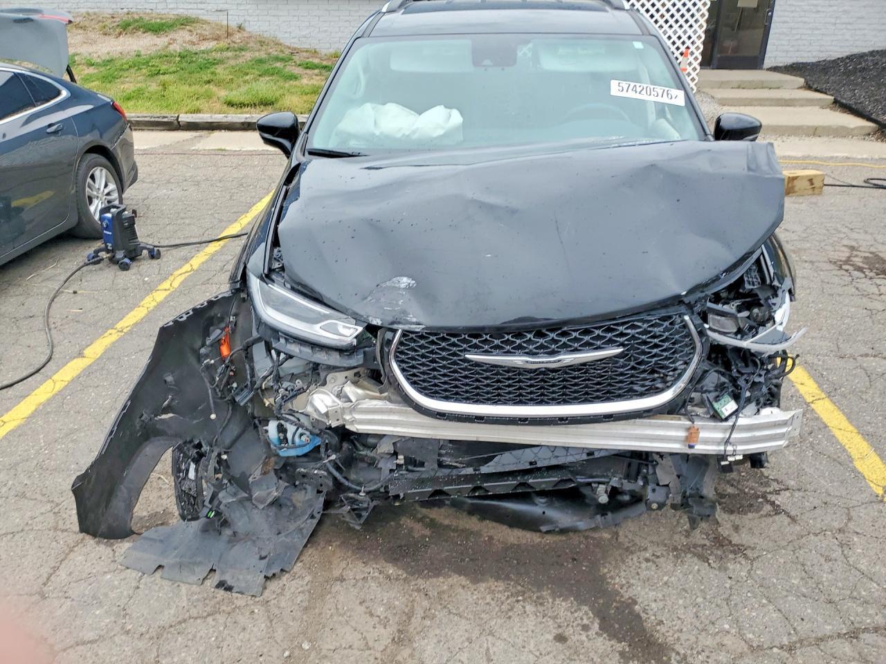 2021 Chrysler Pacifica Touring L - Фото 5