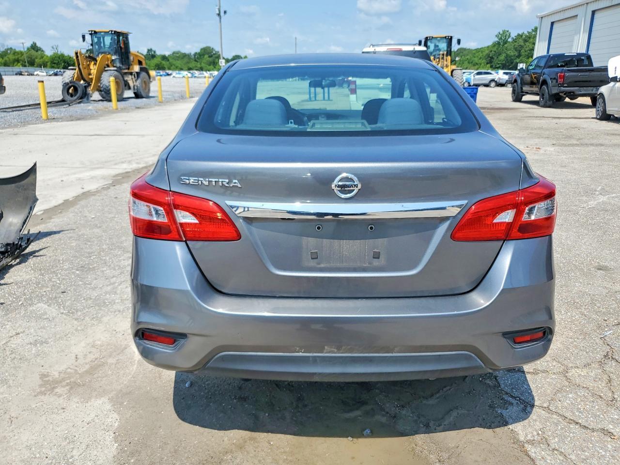 2019 Nissan Sentra S - Image 6