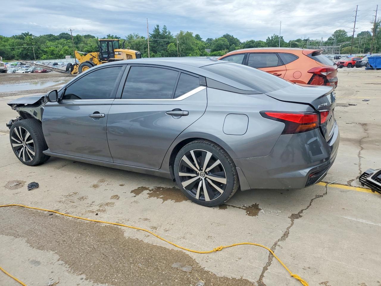 2020 Nissan Altima Sr - Фото 2