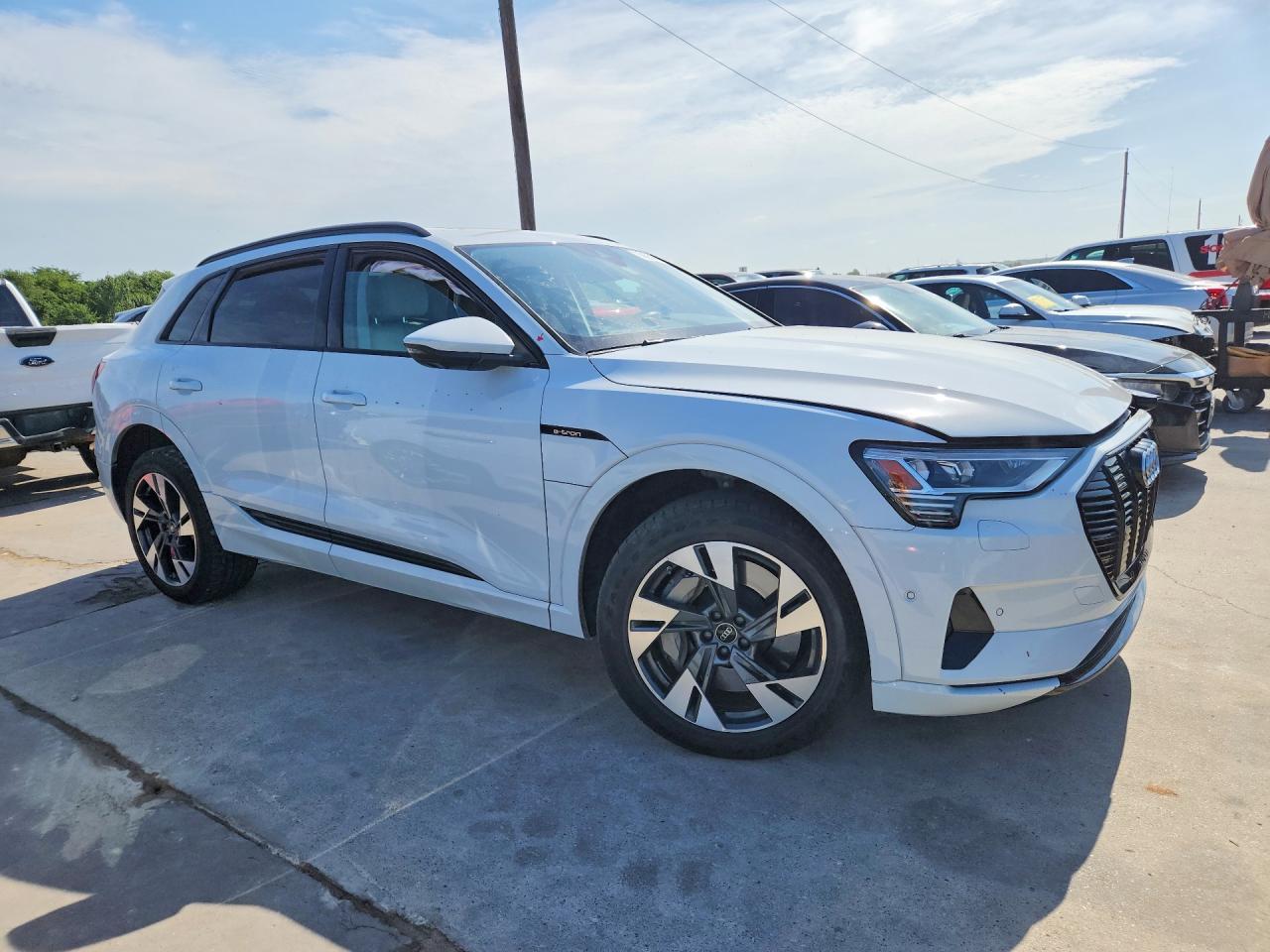 2022 Audi E-Tron Premium - Фото 4