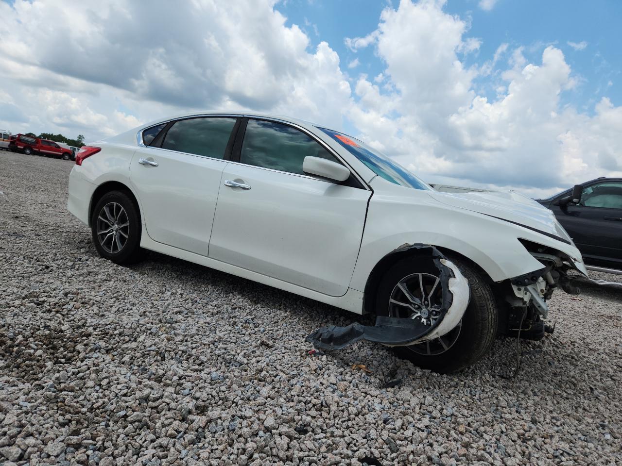 2016 Nissan Altima 2.5 S - Фото 4