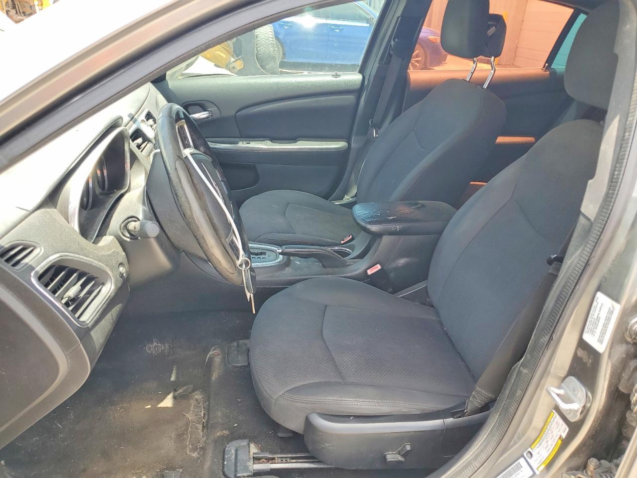 2013 Chrysler 200 Touring - Фото 7