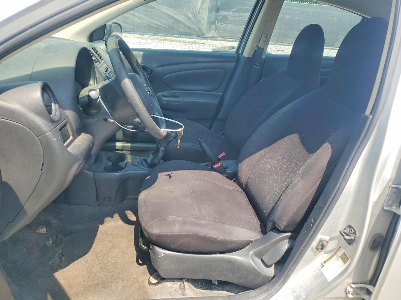 2014 Nissan Versa 1.6 S - Image 7