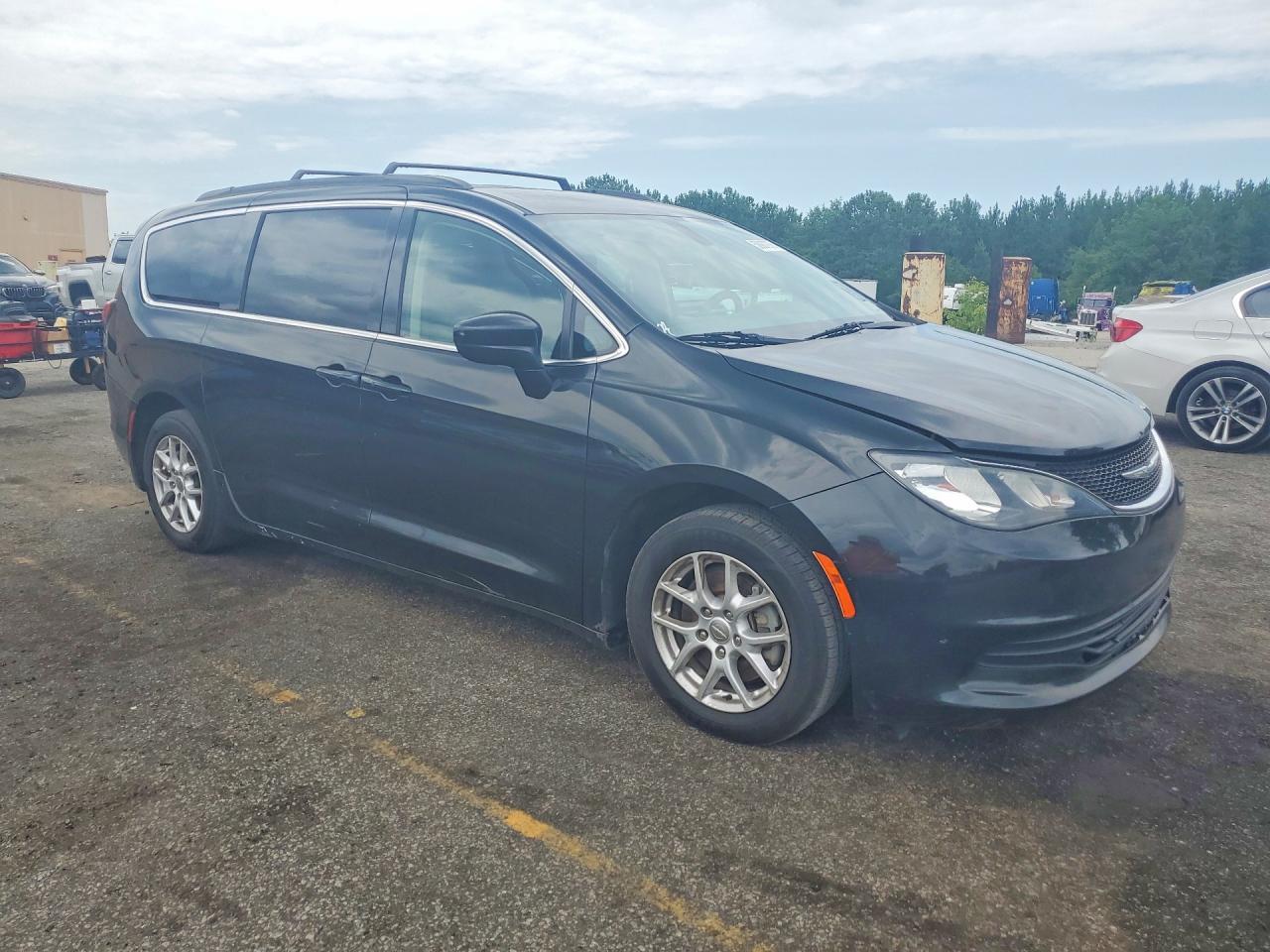 2020 Chrysler Voyager Lxi - Фото 4