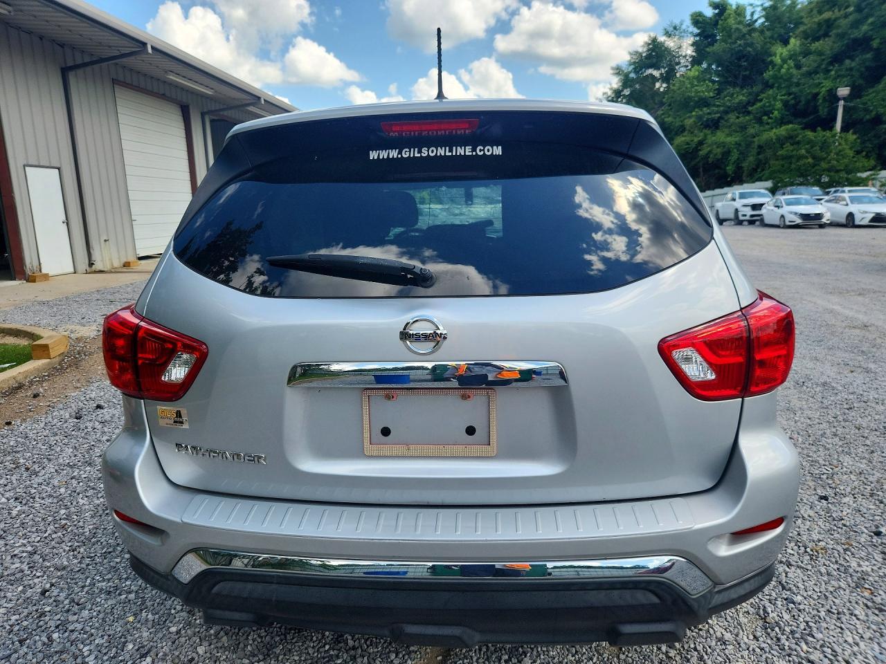 2017 Nissan Pathfinder S - Фото 6