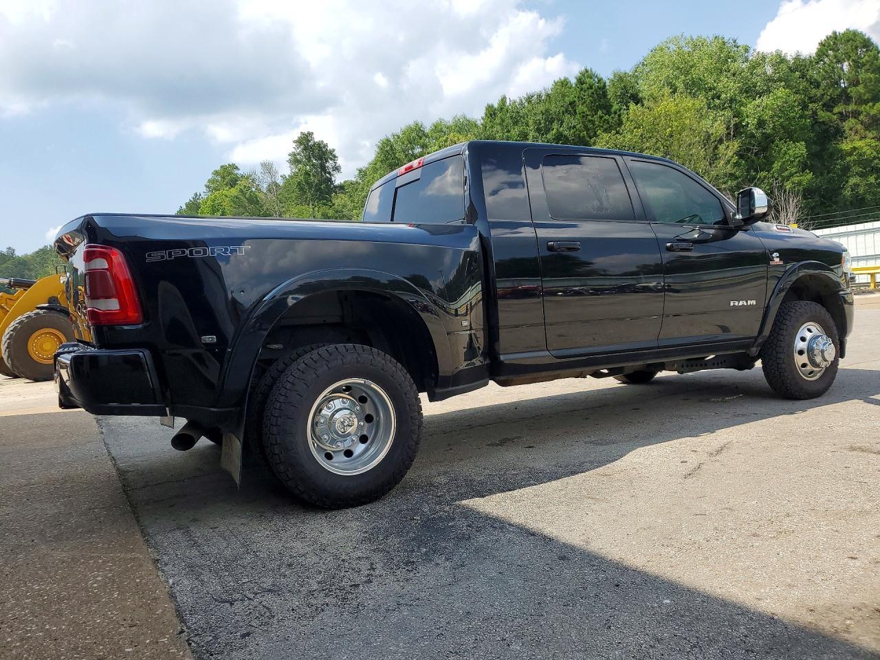 2022 Ram 3500 Laramie - Фото 3