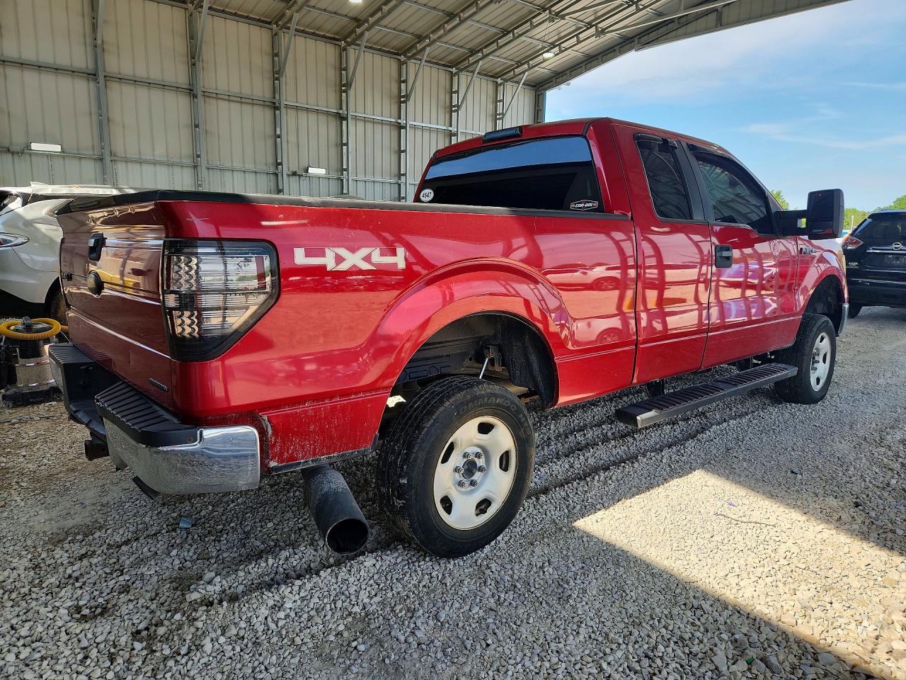 2011 Ford F150 Super Cab - Фото 3