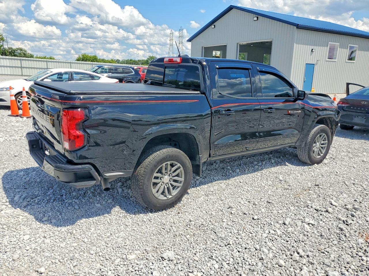 2024 Chevrolet Colorado Lt - Image 3