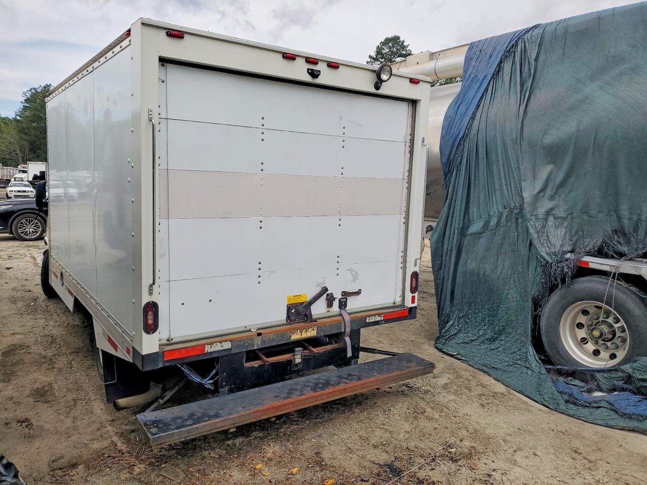 2019 GMC Savana Cutaway G3500 - Фото 2