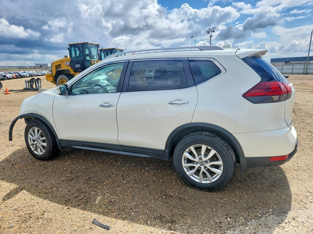 2019 Nissan Rogue S - Фото 2