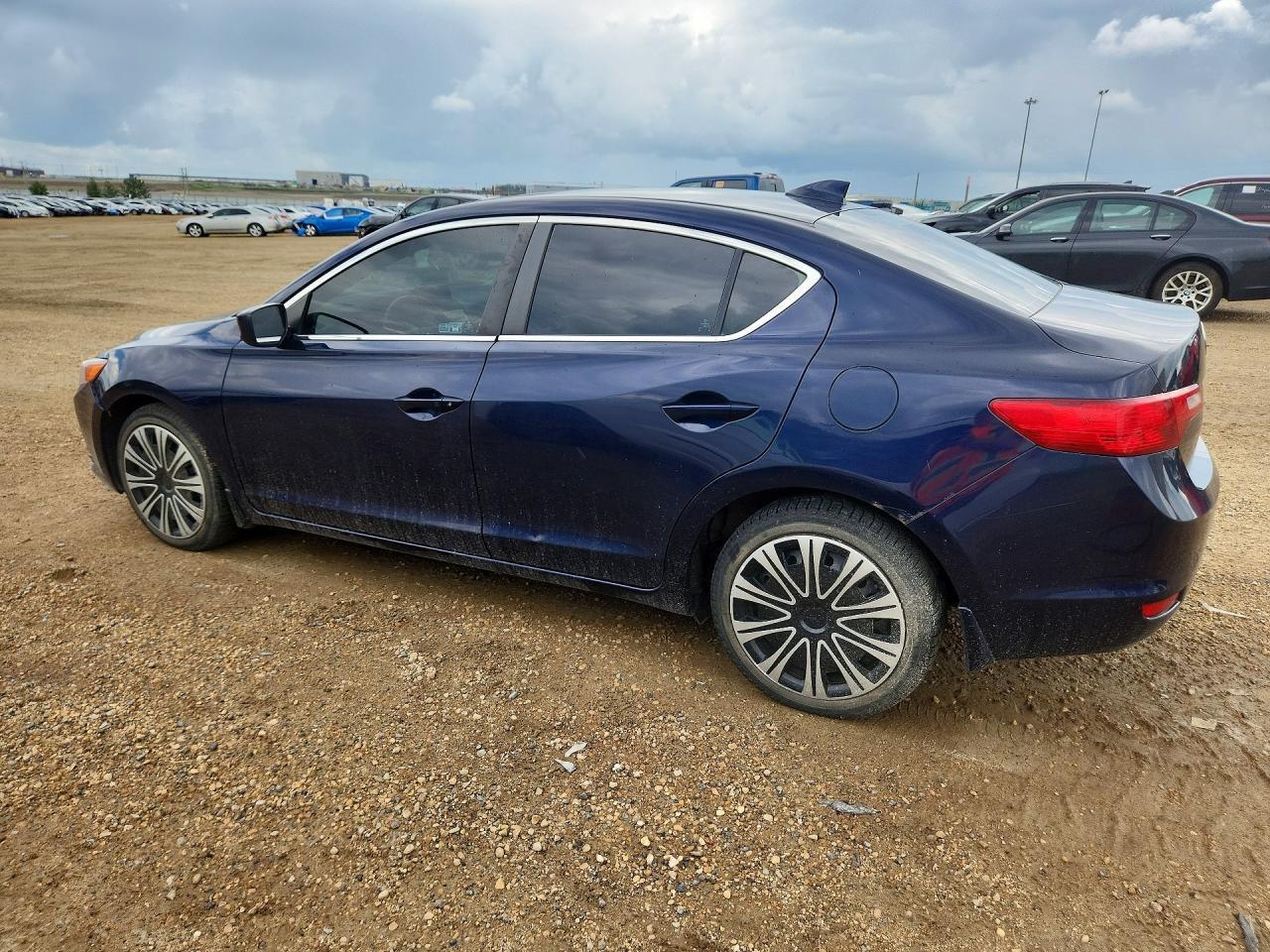 2013 Acura Ilx 20 Tech - Image 2