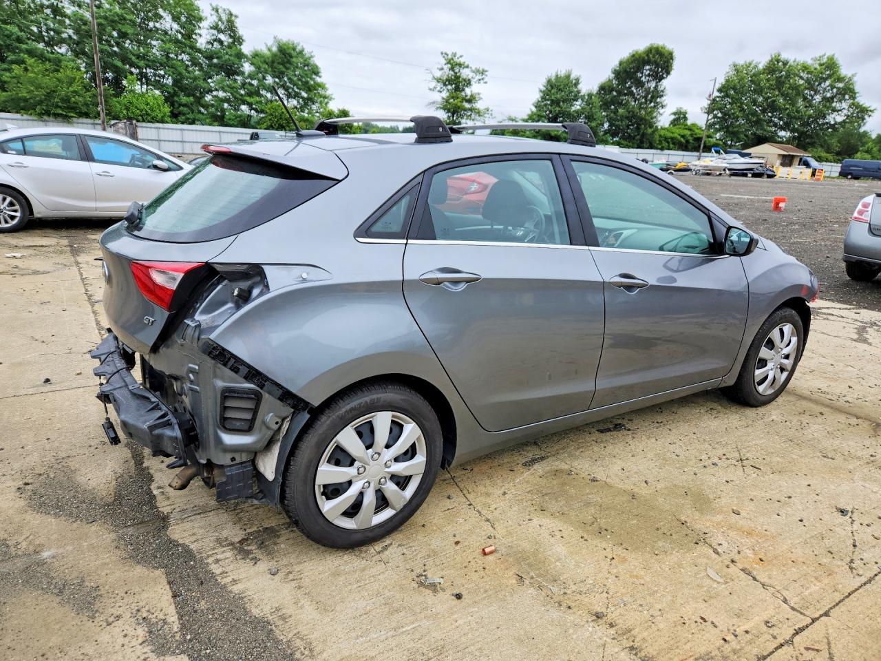 2017 Hyundai Elantra Gt Base - Фото 3