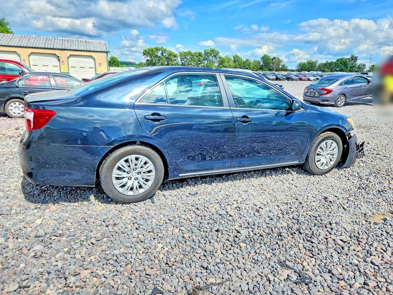 2012 Toyota Camry Le - Image 3