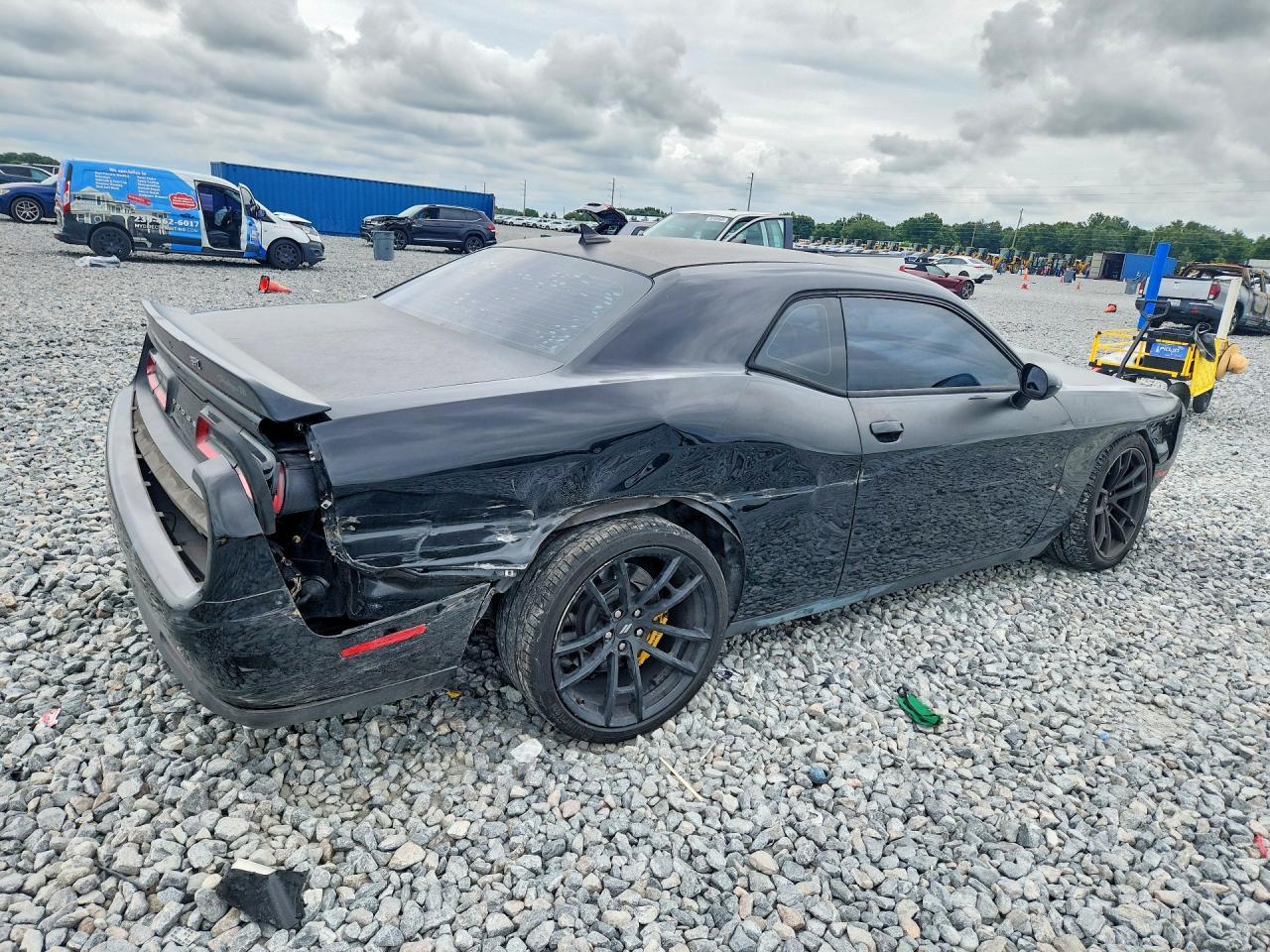 2018 Dodge Challenger R - Фото 3
