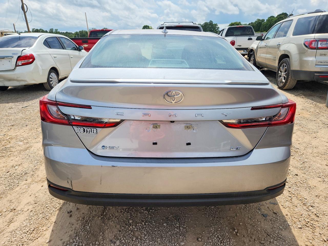 2025 Toyota Camry Le - Фото 6