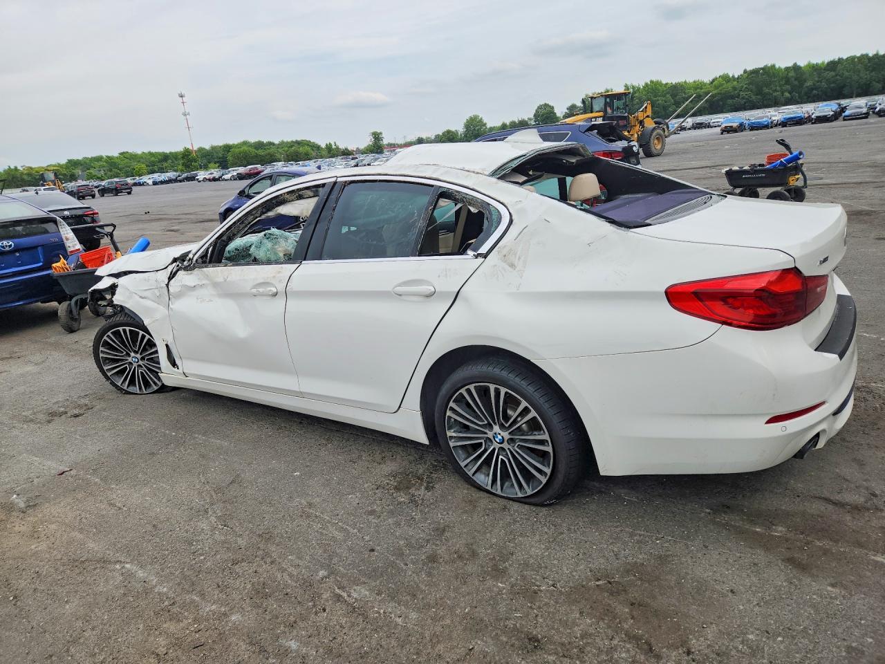 2019 BMW 530 Xi - Фото 2