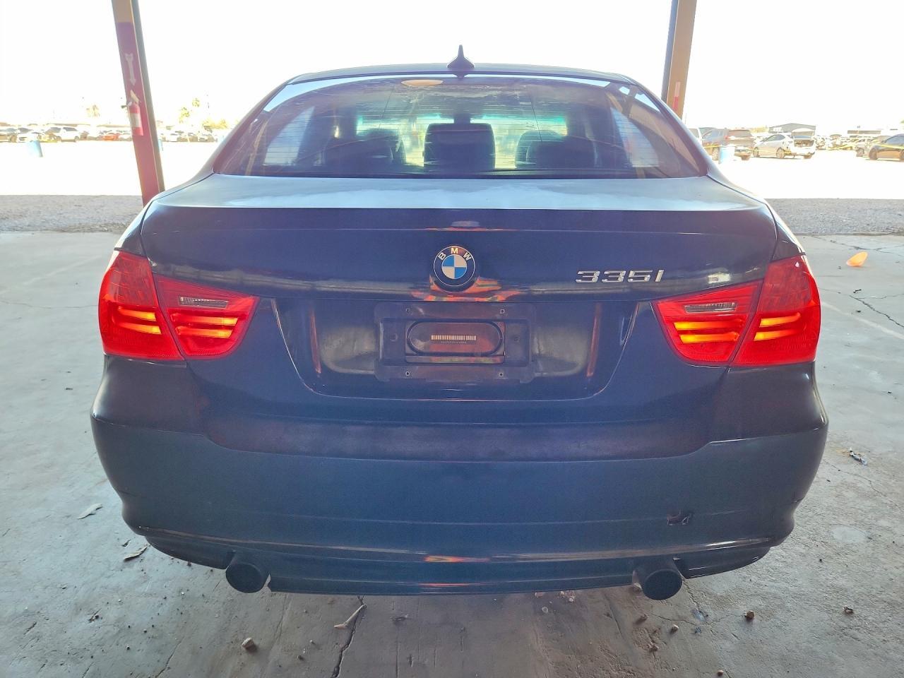 2010 BMW 335 Xi - Image 6