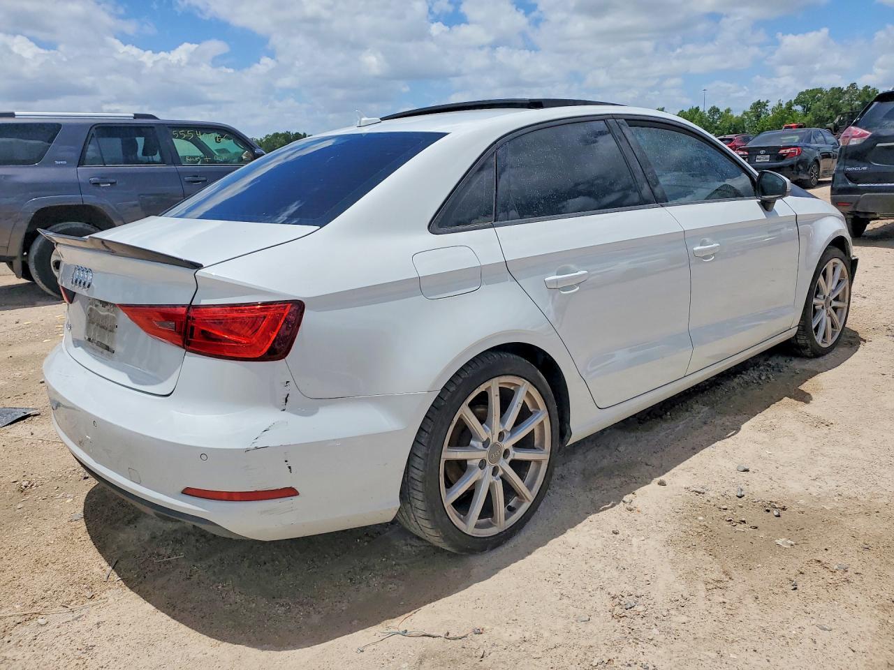 2016 Audi A3 Premium - Фото 3