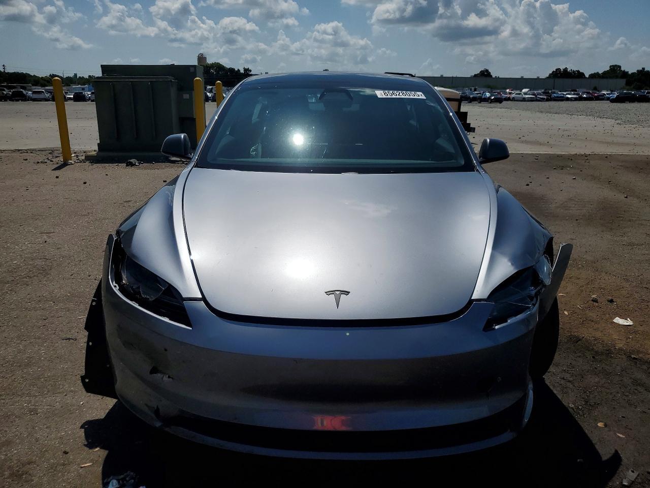 2026 Tesla Model 3 - Фото 4
