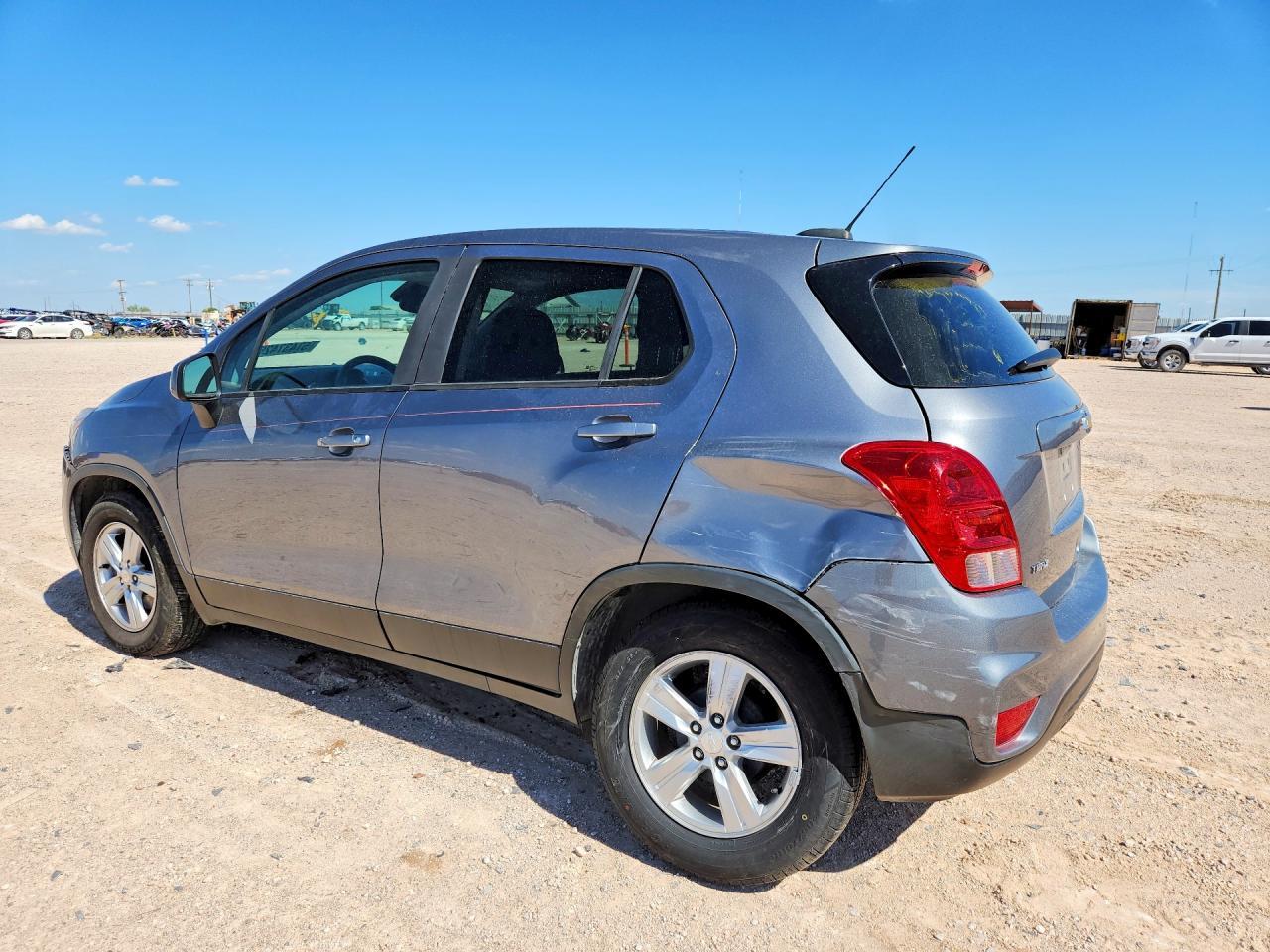 2020 Chevrolet Trax Ls - Фото 2