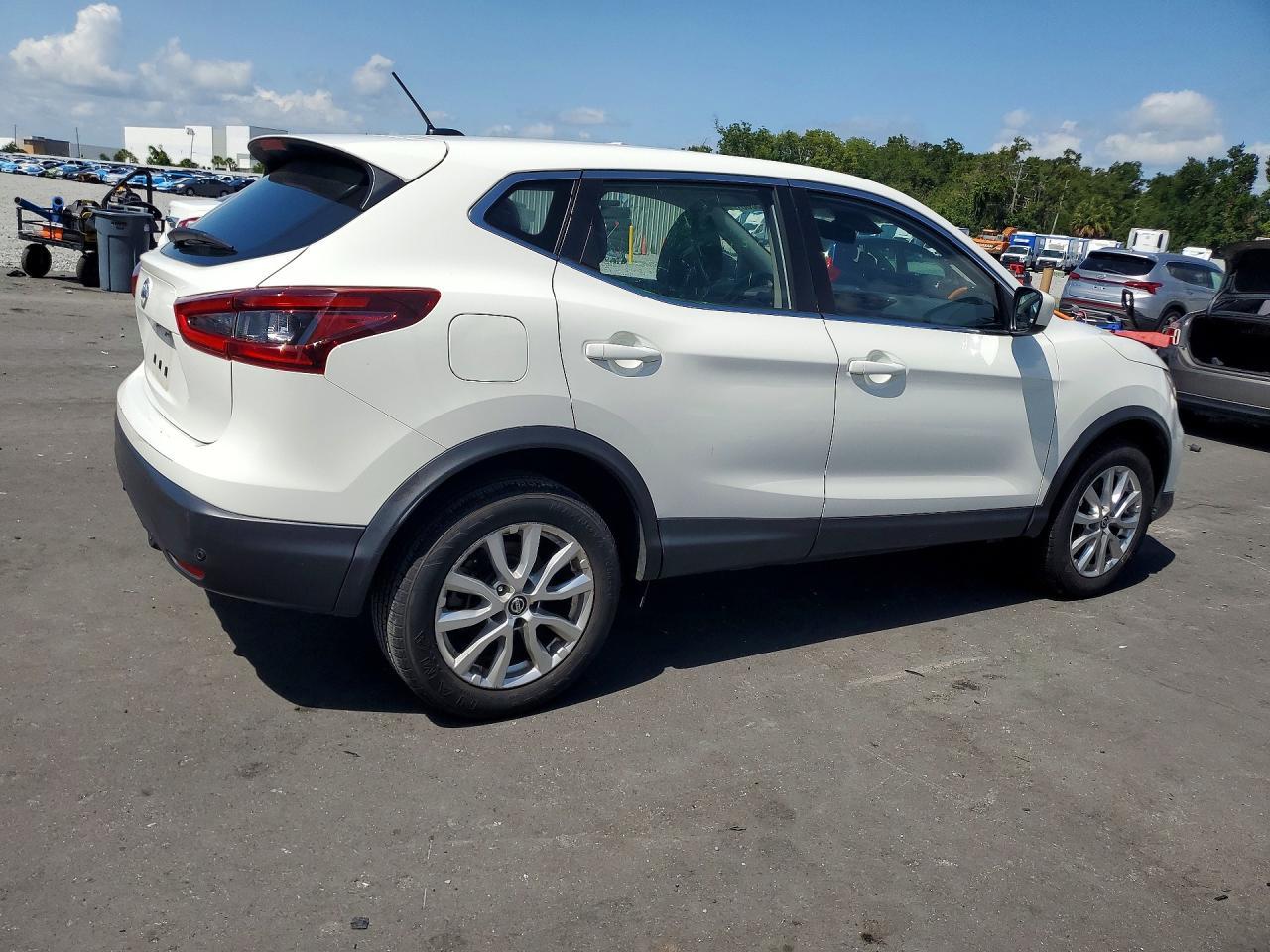 2021 Nissan Rogue Sport S - Фото 3
