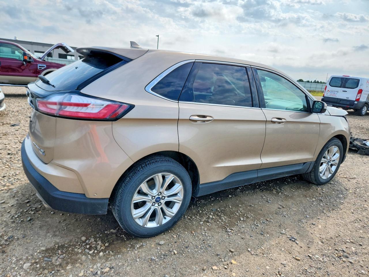 2020 Ford Edge Titanium - Image 3