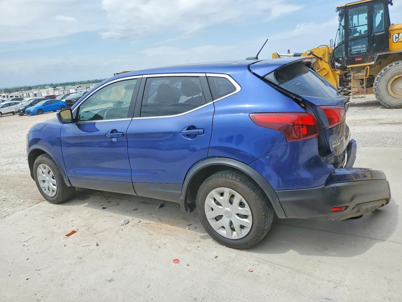 2019 Nissan Rogue Sport S - Фото 2