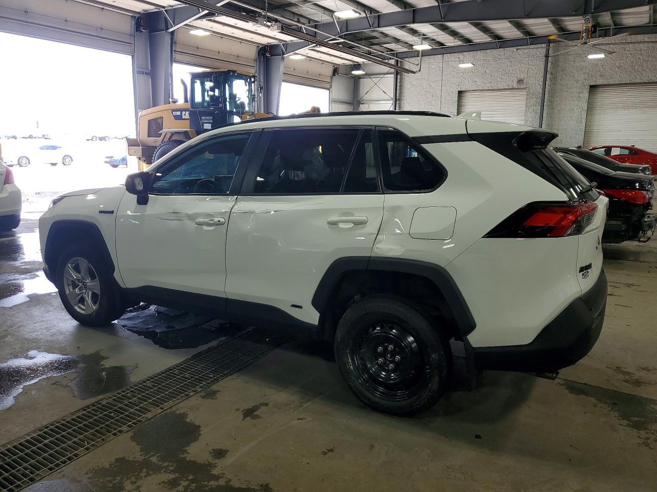 2021 Toyota Rav4 Le - Image 2