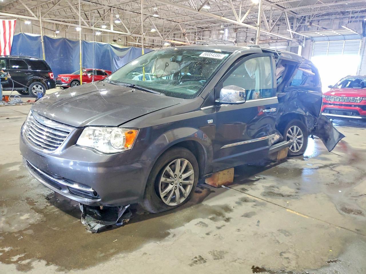 2014 Chrysler Town & Country Touring L