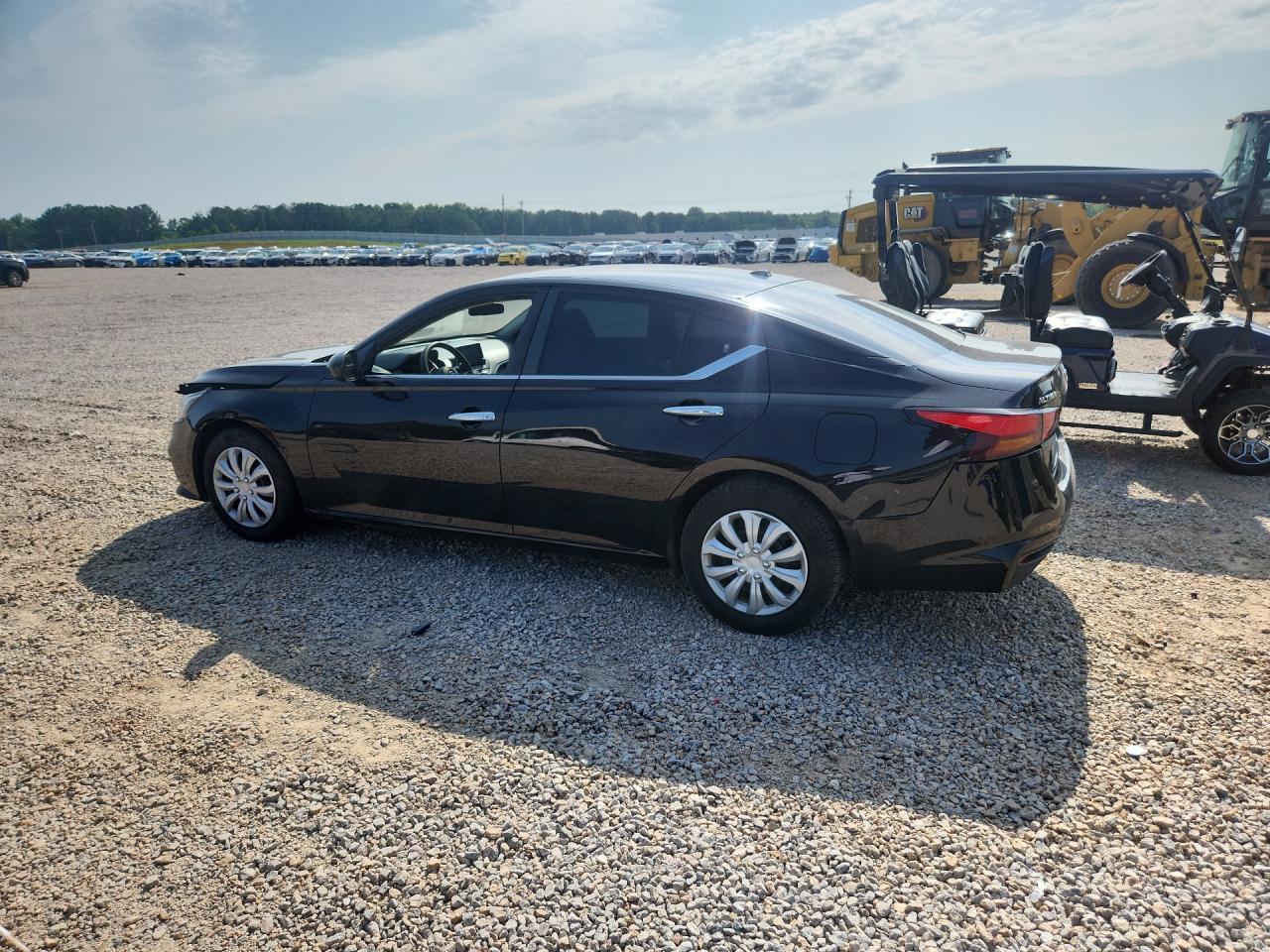 2020 Nissan Altima S - Фото 2