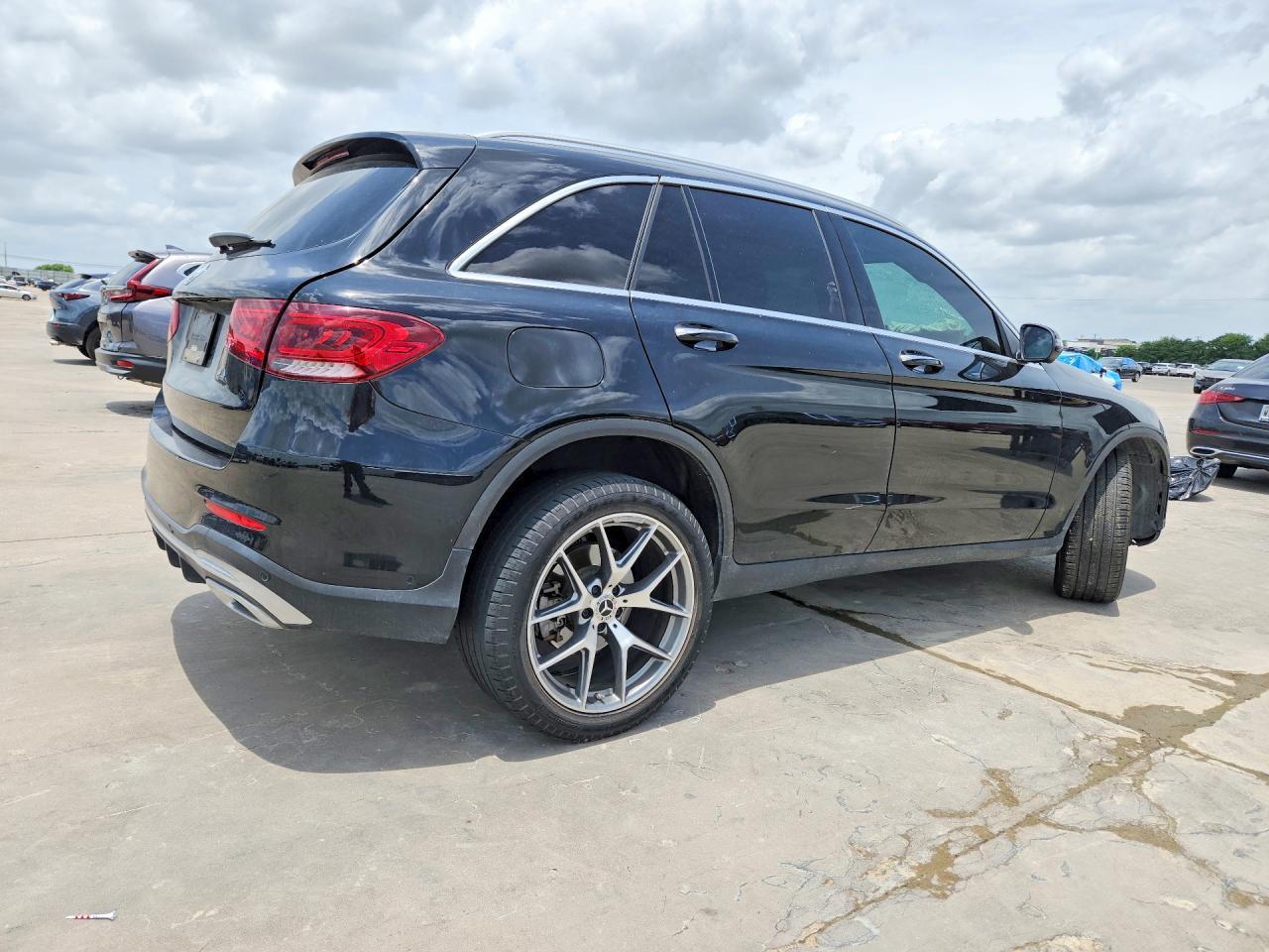 2021 Mercedes-Benz Glc 300 - Image 3
