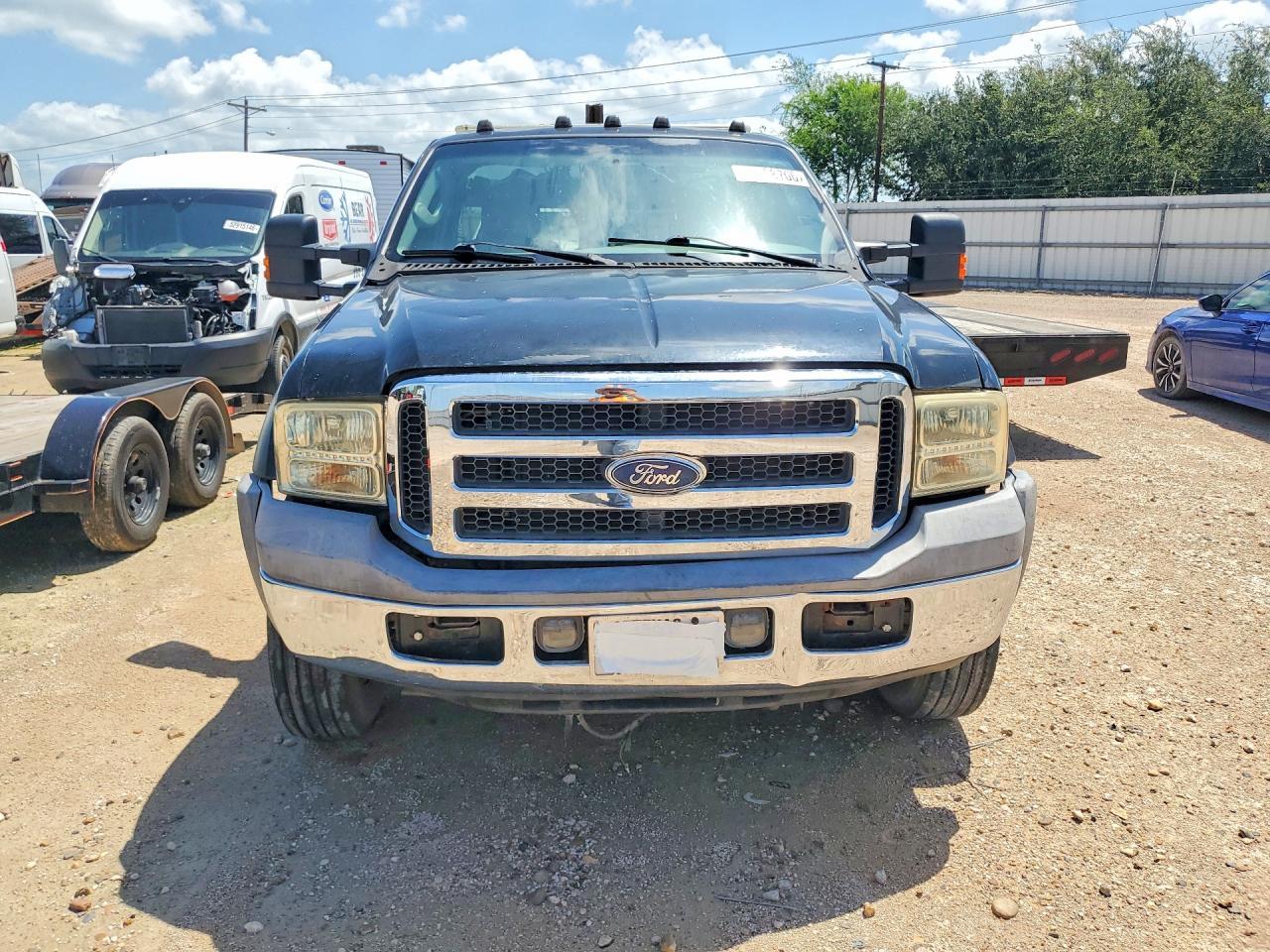 2005 Ford F450 Super Duty - Image 5