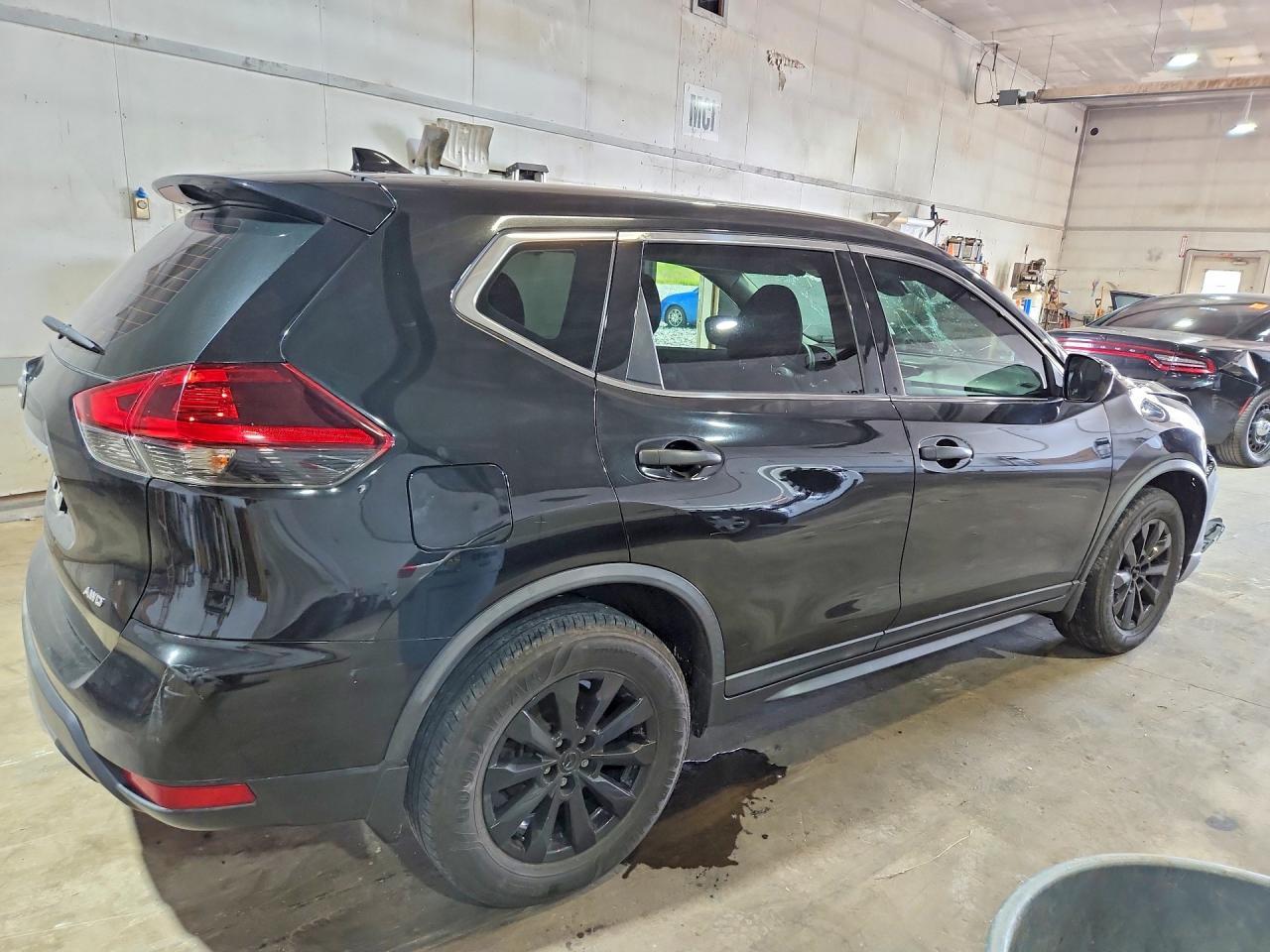 2019 Nissan Rogue S - Фото 3