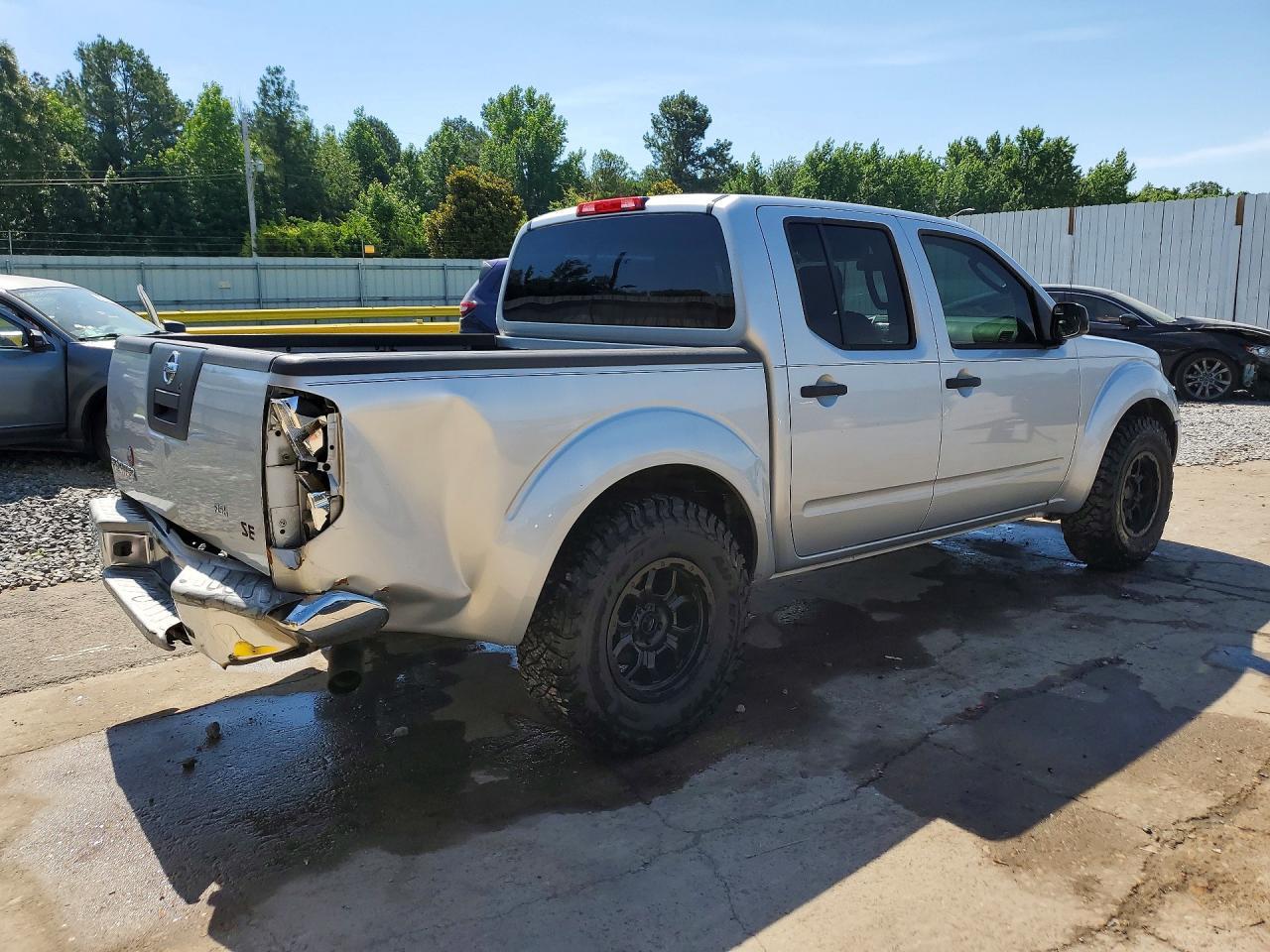 2010 Nissan Frontier Se V6 - Image 3