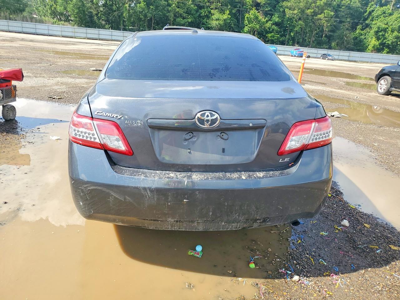 2011 Toyota Camry Le - Фото 6
