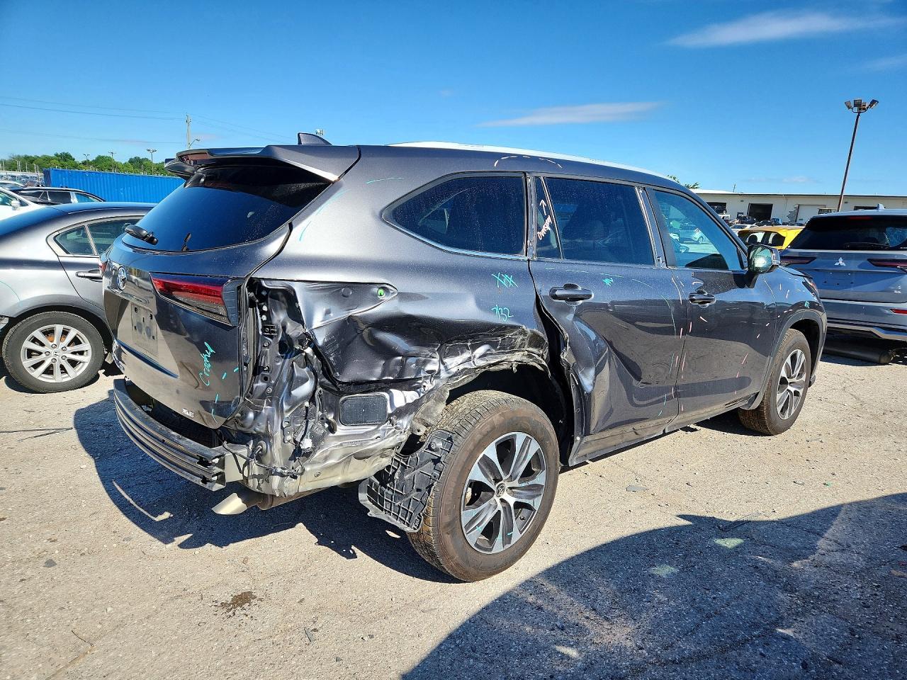 2023 Toyota Highlander Xle - Image 3