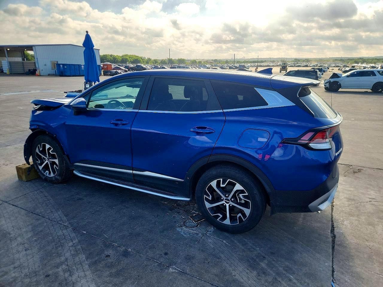 2023 Kia Sportage Ex - Image 2