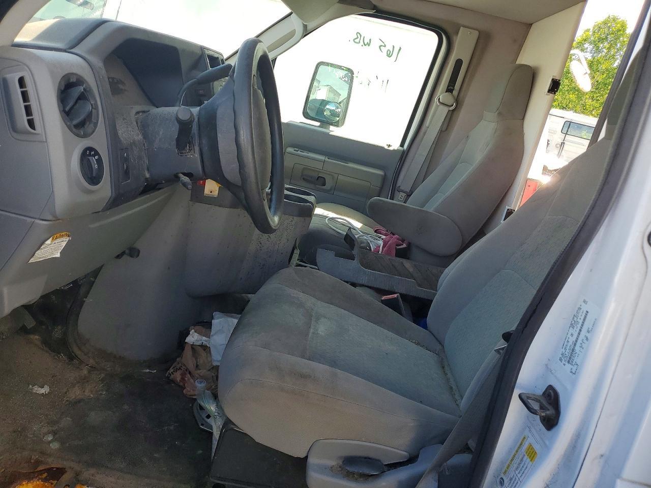 2016 Ford E-450 - Image 7