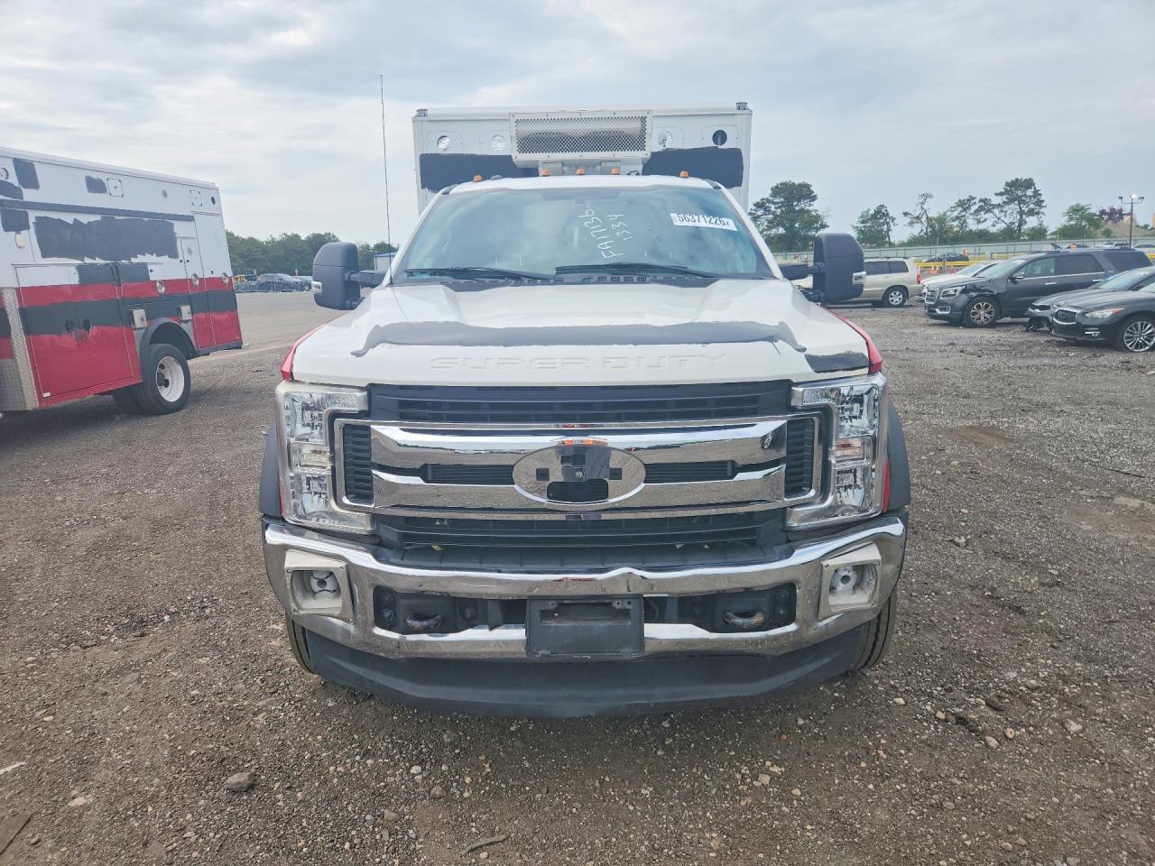 2017 Ford F550 Super Duty - Image 5