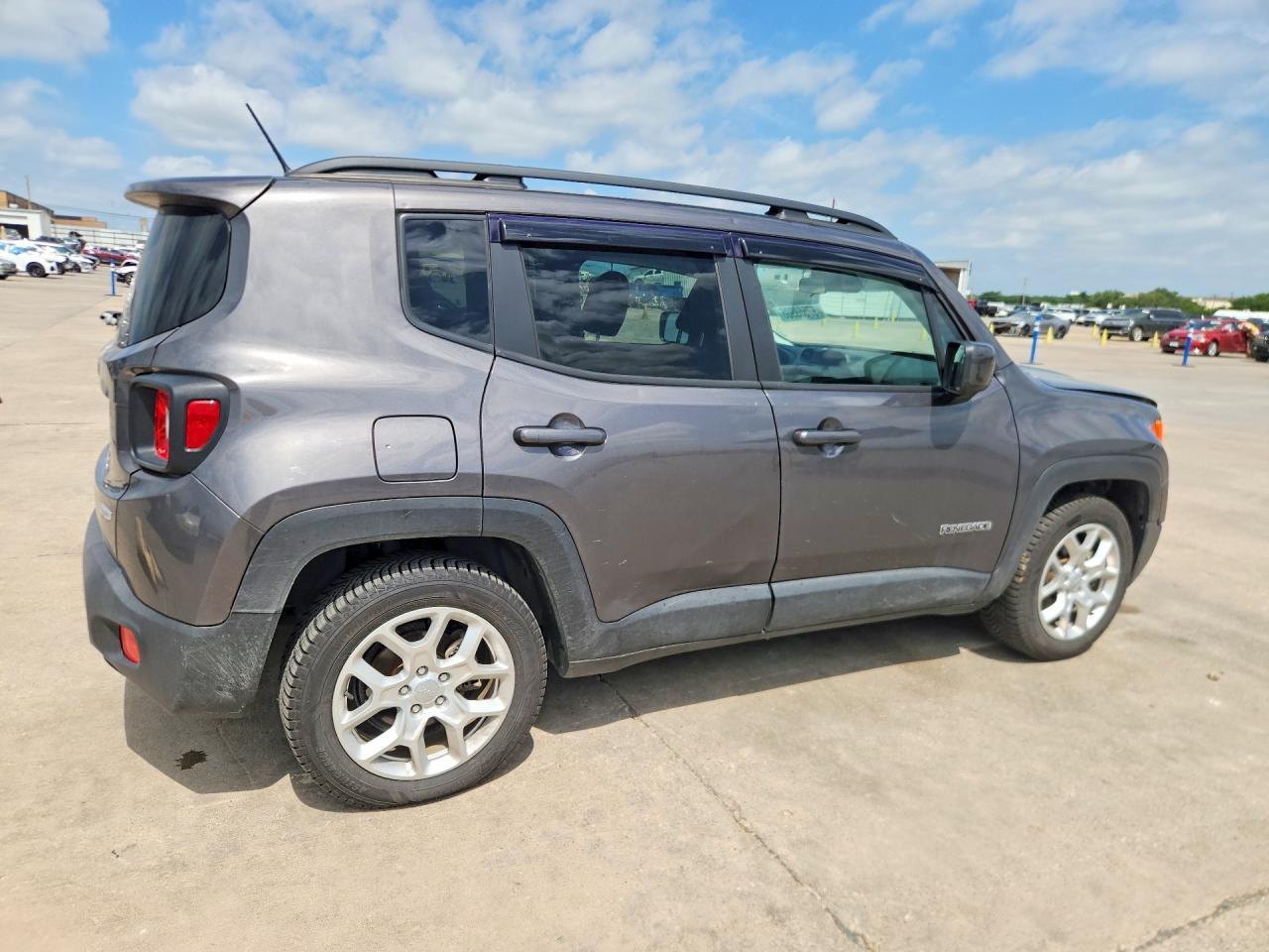 2017 Jeep Renegade Latitude - Фото 3