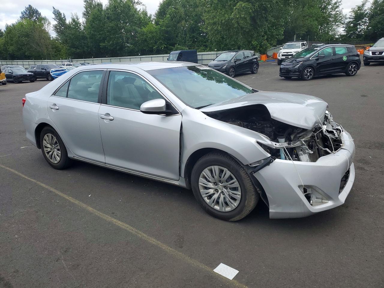 2014 Toyota Camry Le - Фото 4