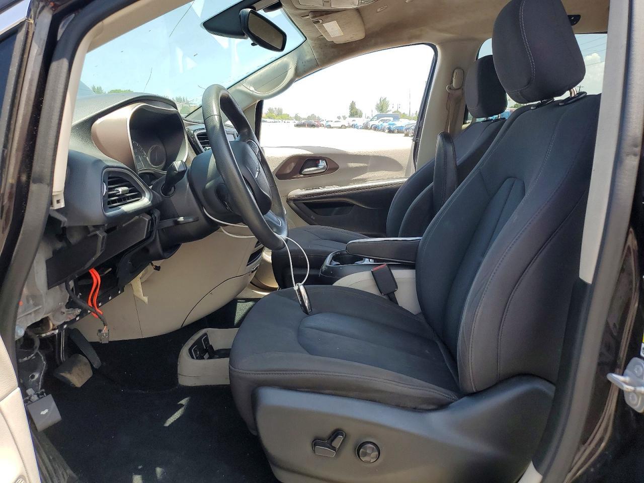 2018 Chrysler Pacifica Touring Plus - Фото 7
