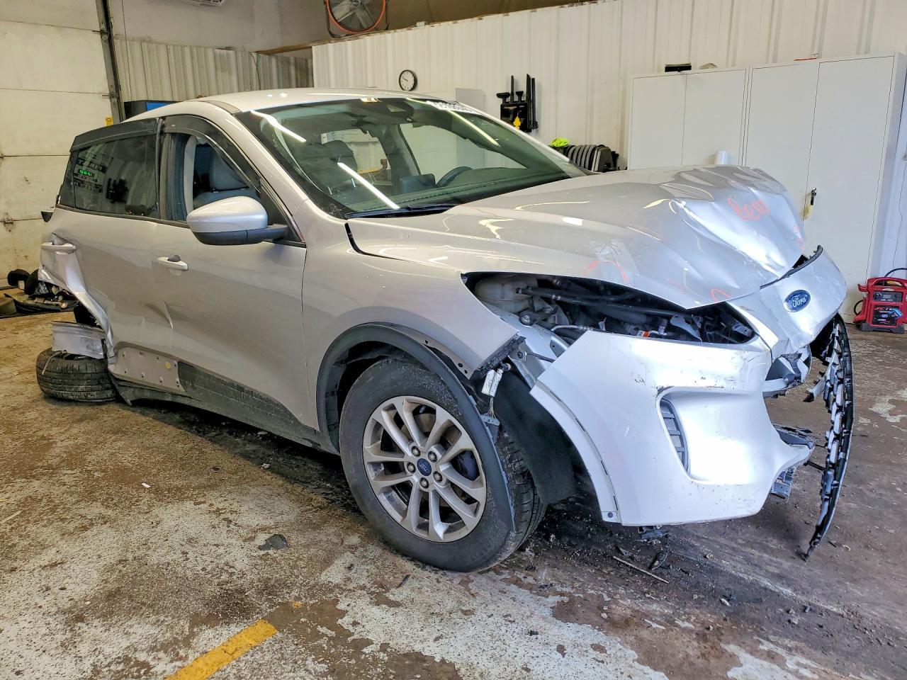 2020 Ford Escape Se - Фото 4