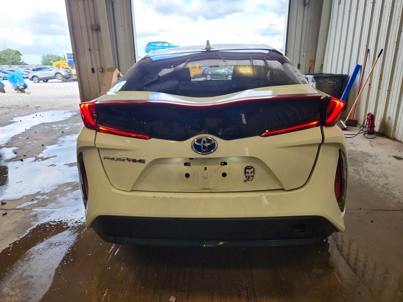 2022 Toyota Prius Prime Le - Фото 6