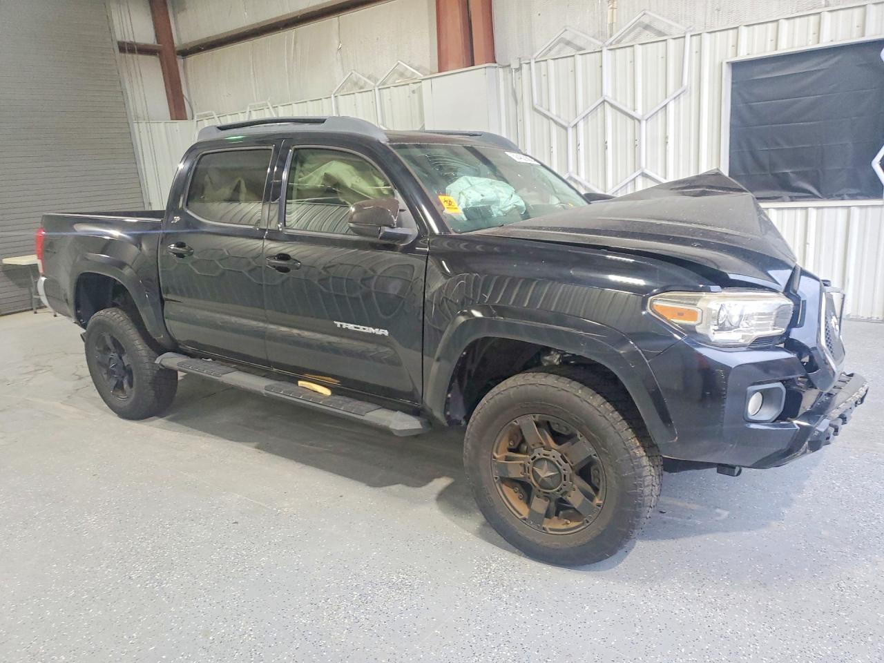 2017 Toyota Tacoma Sr5 V6 - Image 4