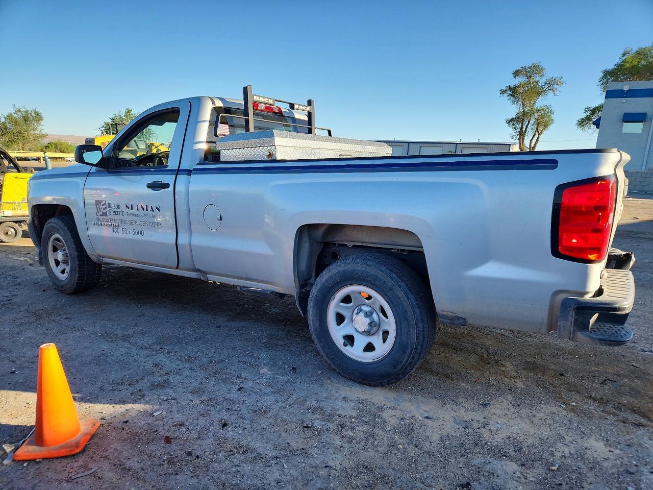 2017 Chevrolet Silverado C1500 - Фото 2