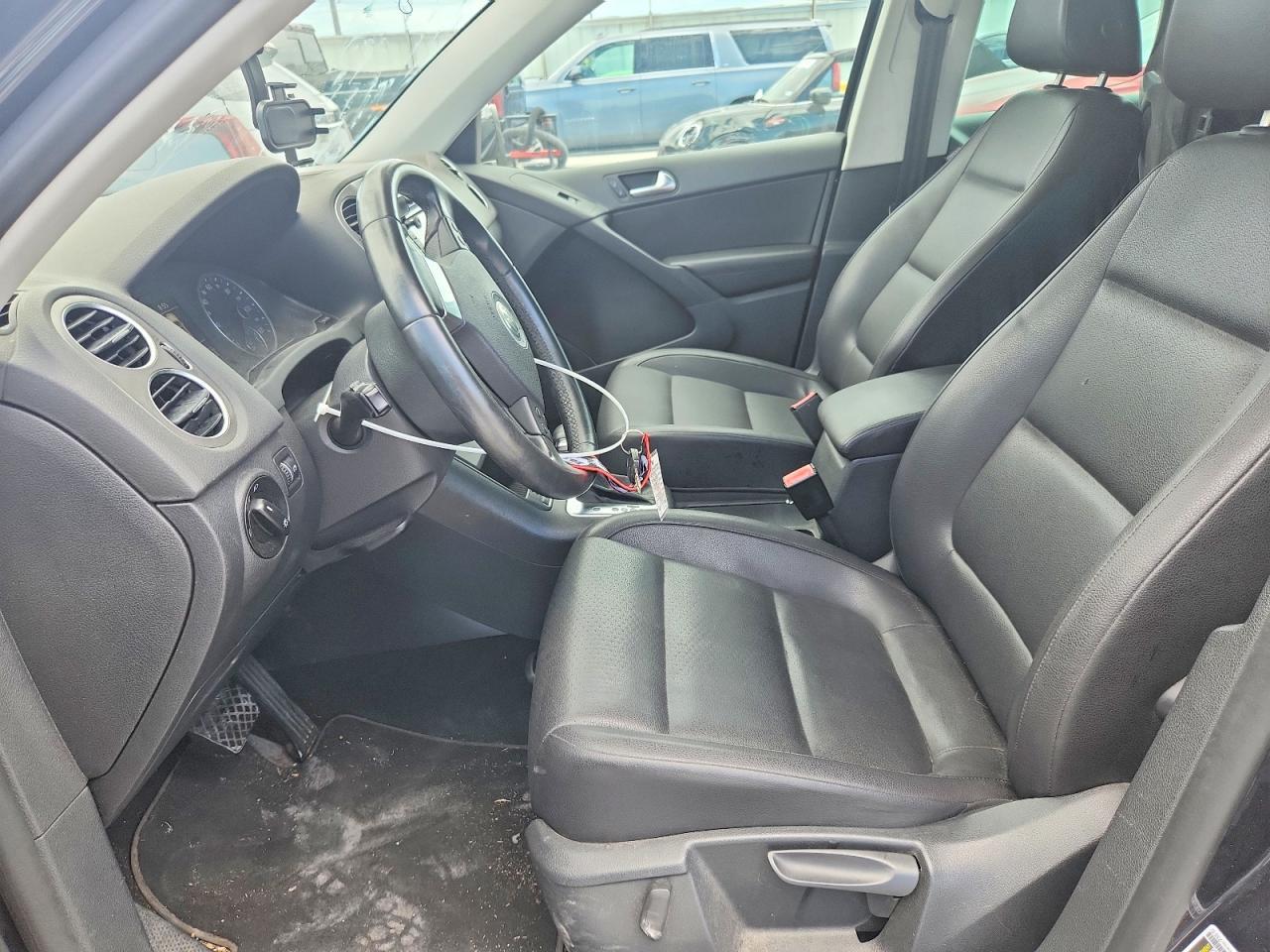 2010 Volkswagen Tiguan S - Image 7